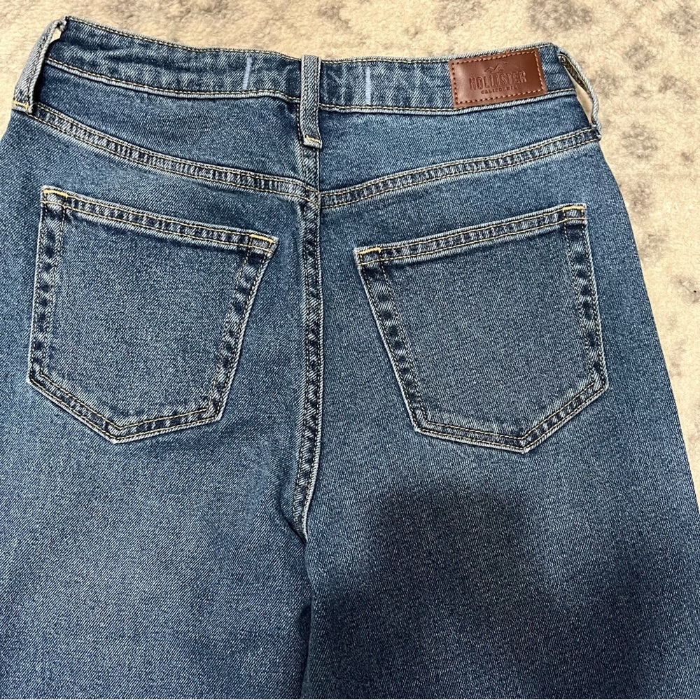 Hollister Curvy Ultra High-Rise Vintage Straight Jeans Vintage Stretch Size W26 - Picture 7 of 10